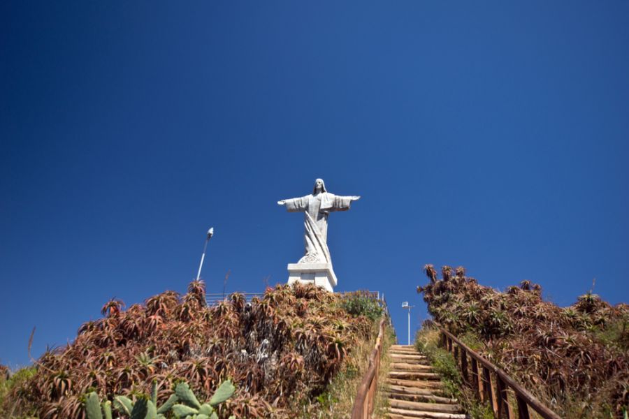 Остров Мадейра CR3OO Статуя Христа.