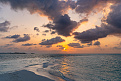 8q7rt-maldives.jpg