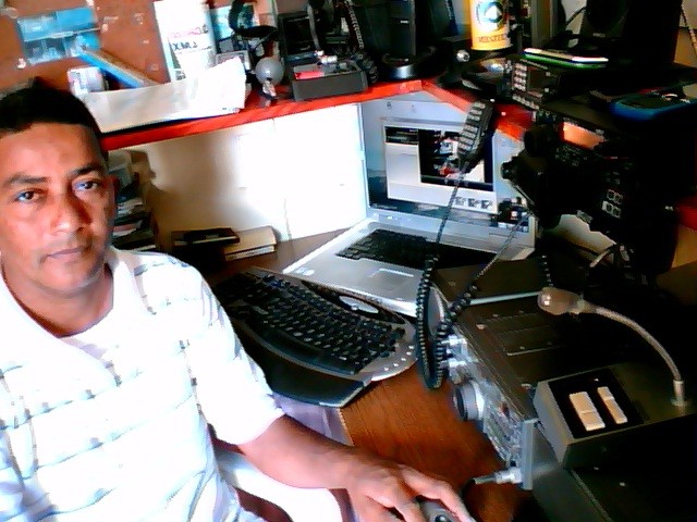 HI8DAR Diogenes Roman, Santo Domingo, Dominican Republic. Radio Room Shack.