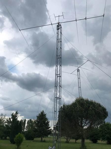 TM4Q Berthenay, France. Amateur Ham Radio Contest Station Antennas.