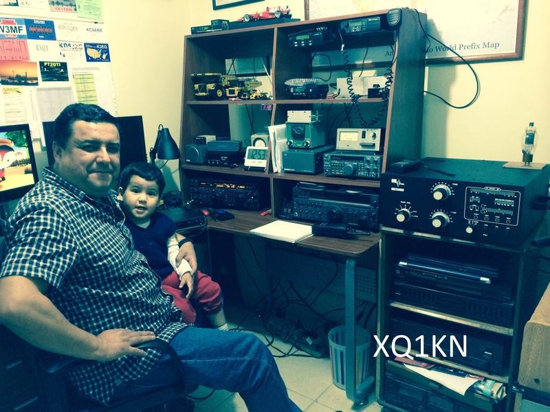 XQ1KN Marcelo Torres, Antofagasta, Chile. Radio Room Shack.
