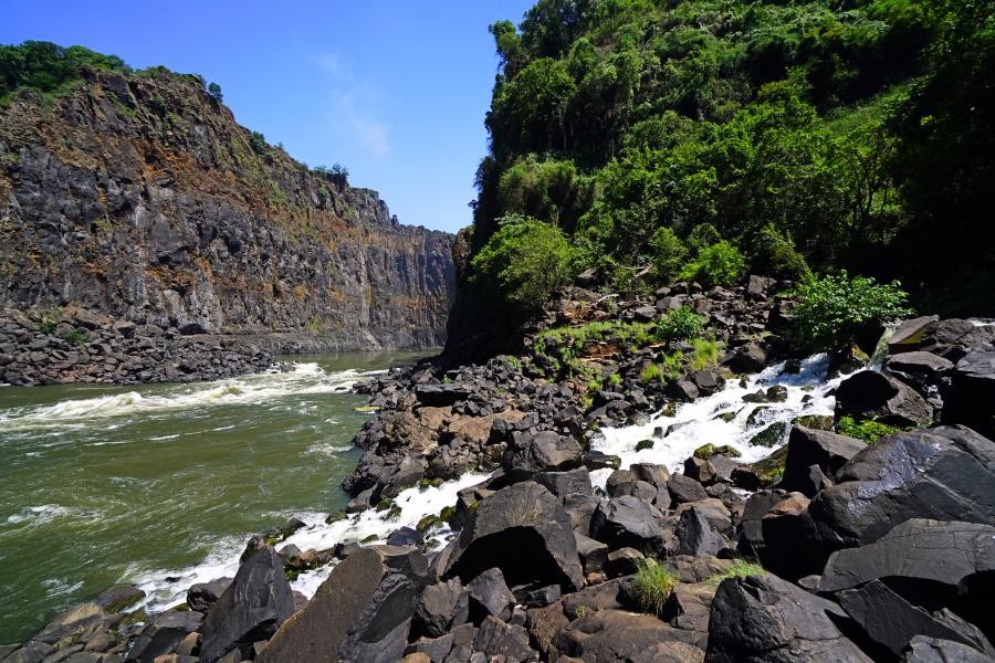 9J2 Boiling Pot at Zambezi River, Zambia.