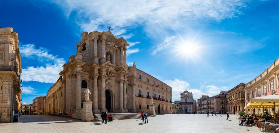 IZ8DFO/IT9  The Cathedral of Syracuse, Ortygia Island, Sicily Island.