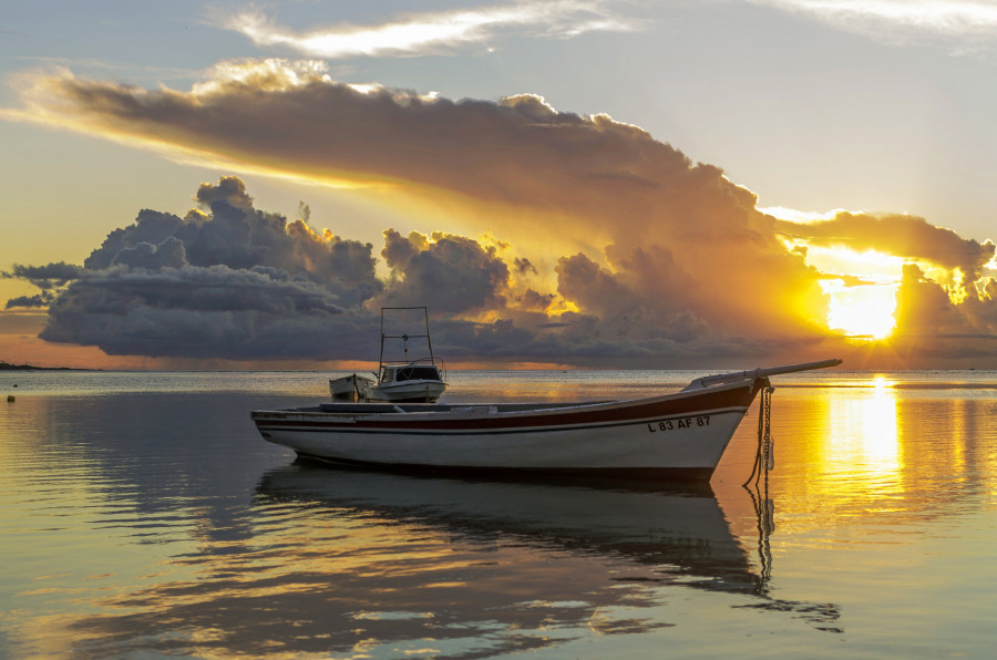 3B8/W6XD Sunset, Albion, Mauritius Island