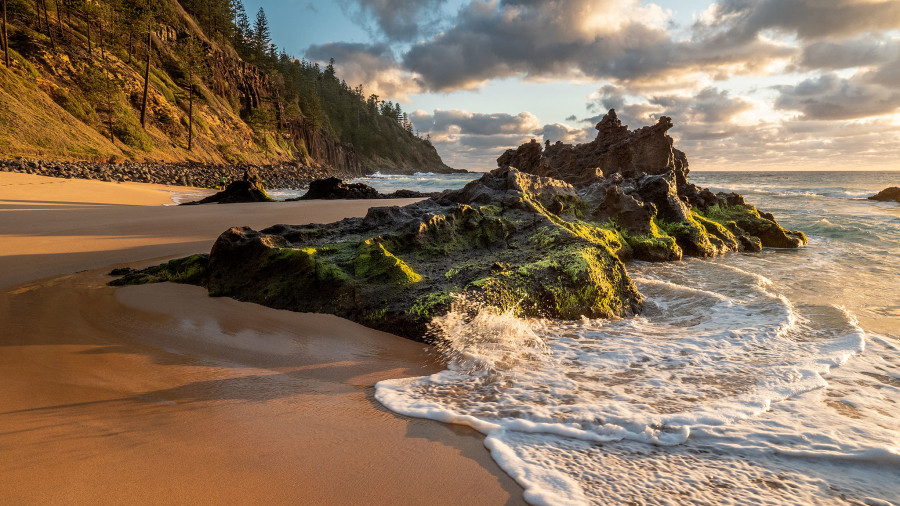 VK9NR VK9NN Anson Bay, Norfolk Island.