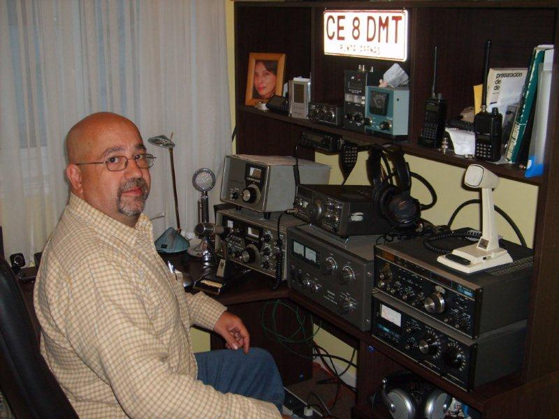 CE8DMT Jose Barreiro, Punta Arenas, Chile. Radio Room Shack.