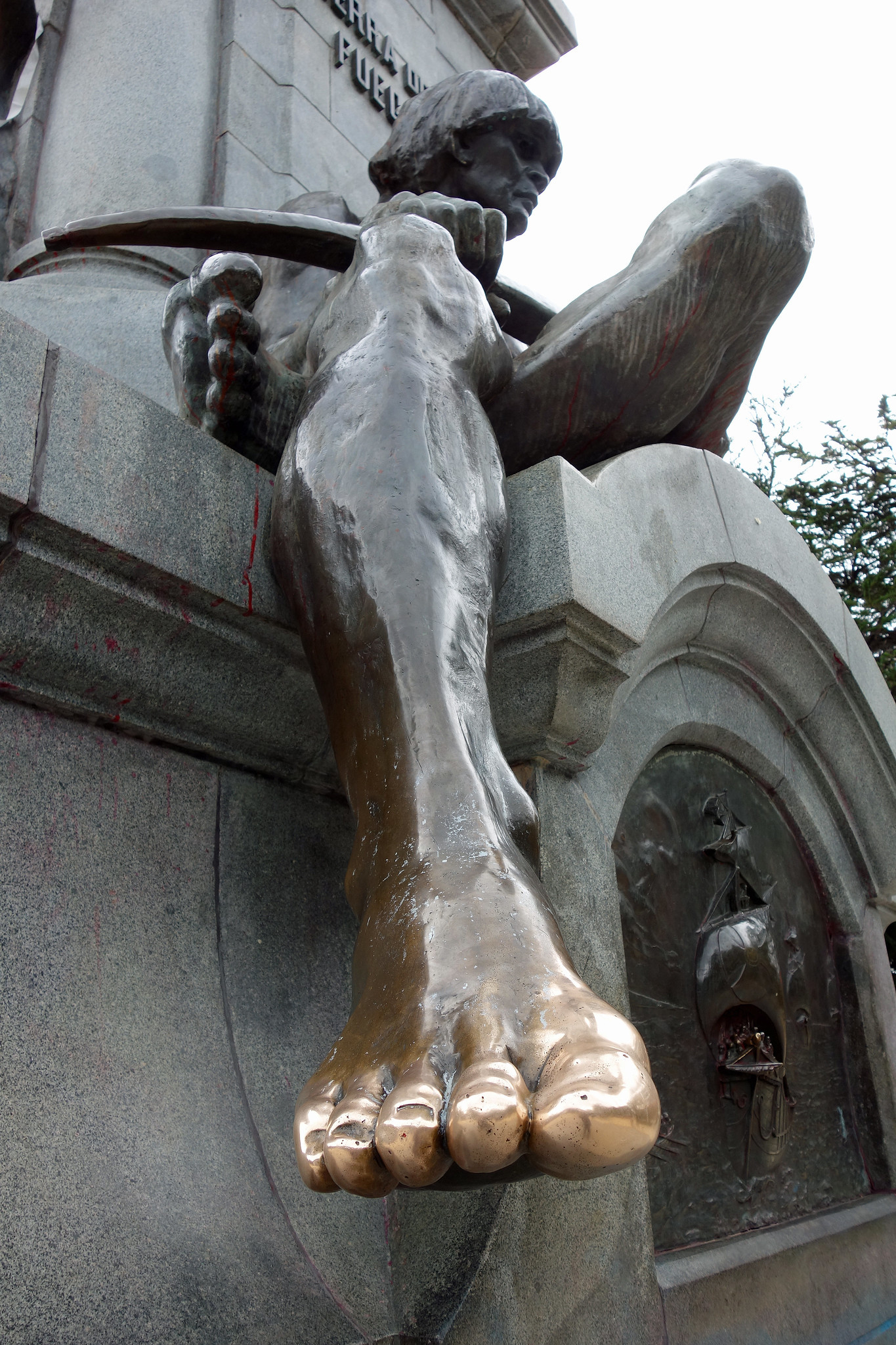 AM500ETS Ferdinand Magellan statue, Punta Arenas, Chile