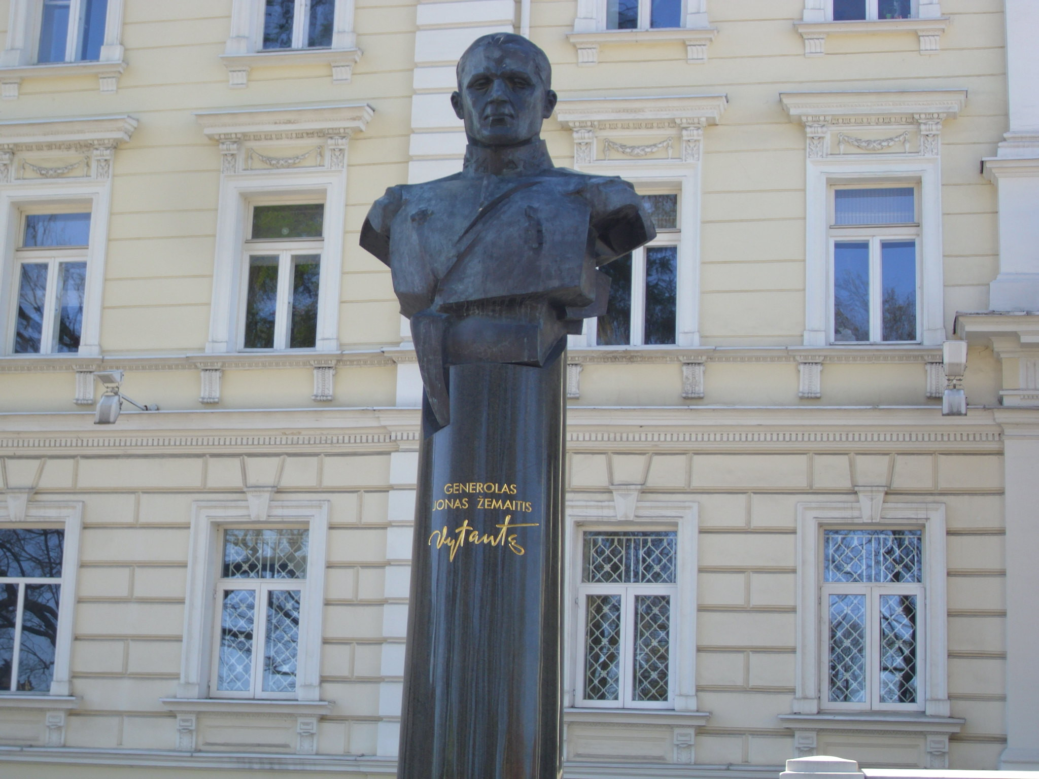 LY111A General Jonas Zemaitis statue, Lithuania