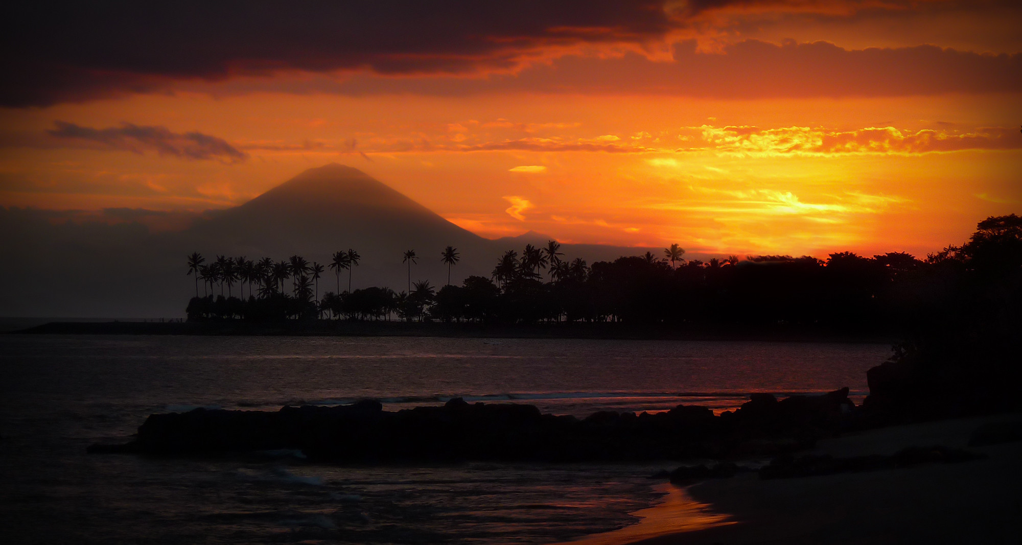 YD9KNX/P Sunset, Lombok Island