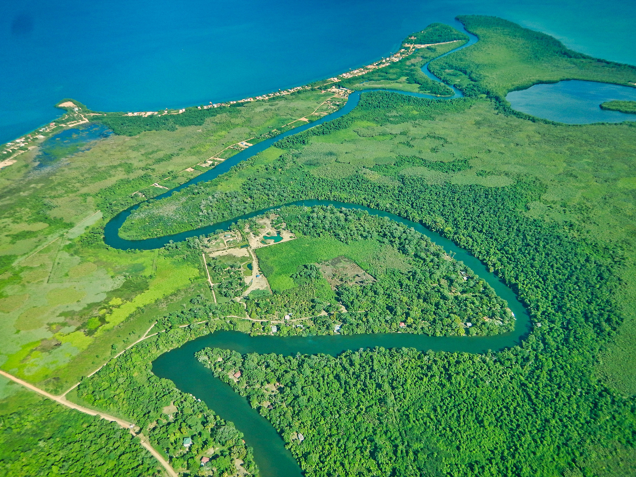 V32PC Sittee River, Belize