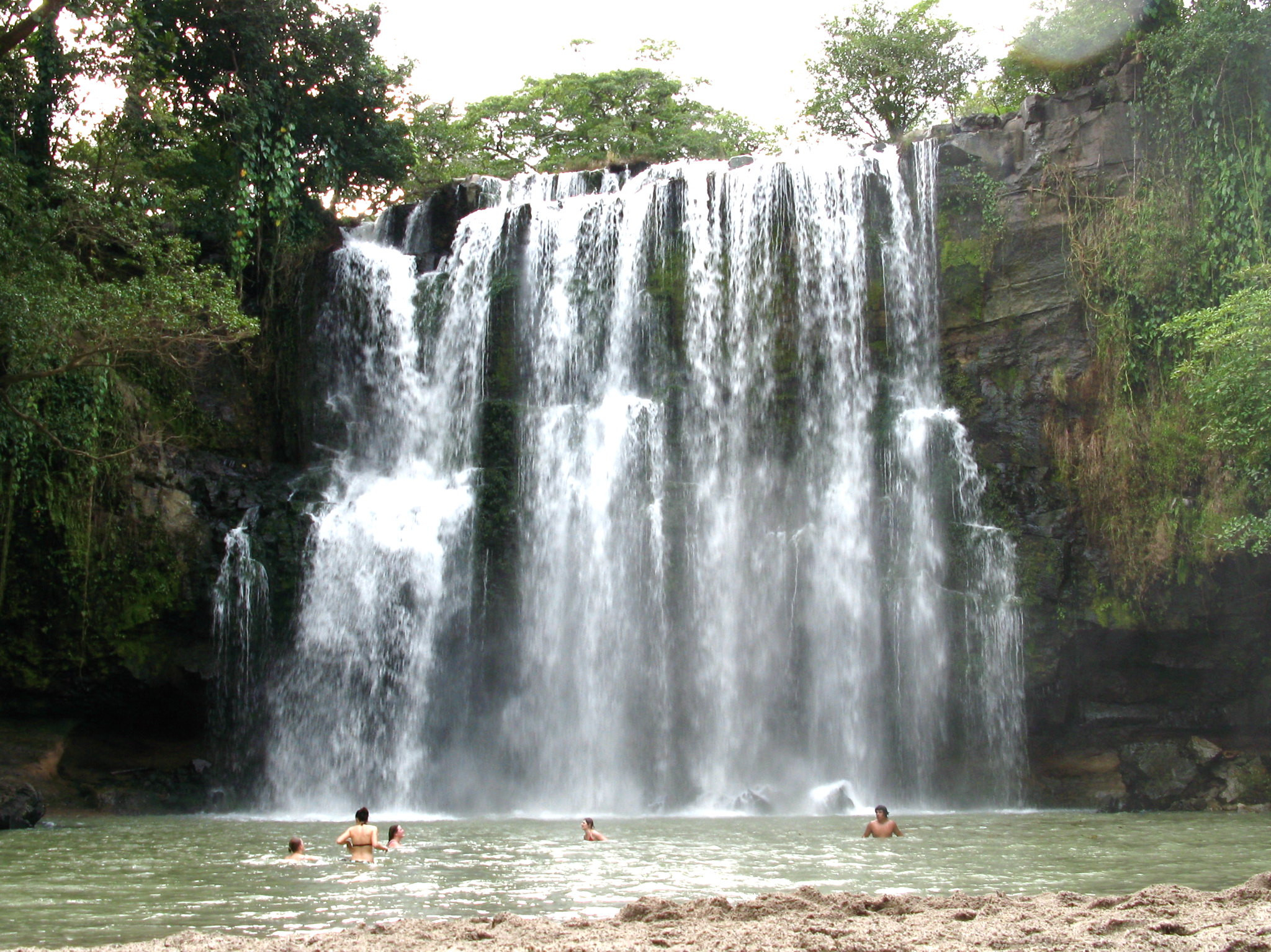TI7/VE3BW Bagaces waterfall, Costa Rica