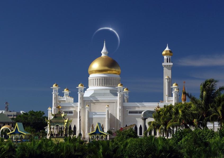 V85CQ The Sultan Omar Ali Saifuddien Mosque, Bandar Seri Begawan, Brunei