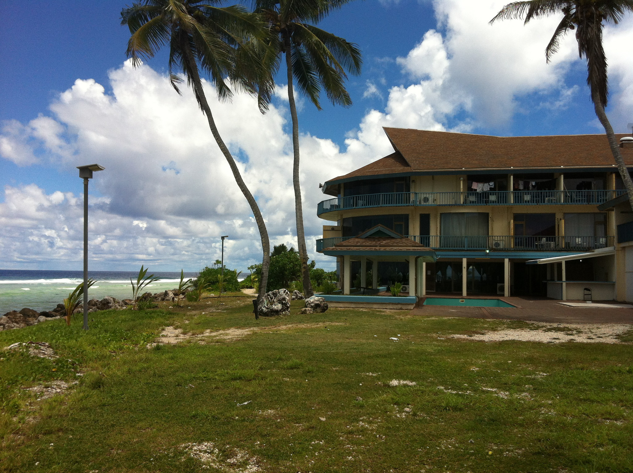 C21BT Menen Hotel, Nauru