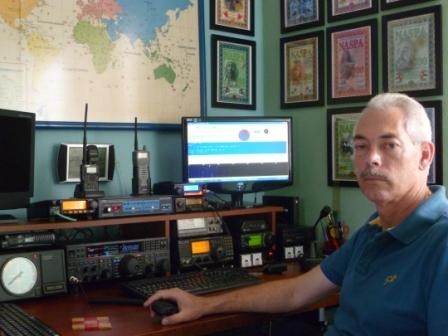 HI8CSS Guillermo Schrils Santo Domingo Dominican Republic Radio Room Shack