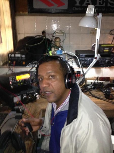 HI3SD Jose Luis Coronado Garcia, La Vega, Dominican Republic Radio Room Shack