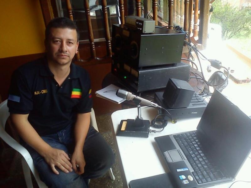 HK4CMB Carlos Mario Bolivar Leon, Caldas Colombia. Radio Room Shack
