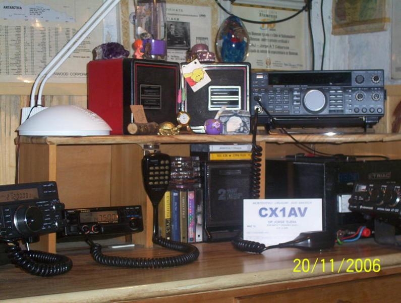 CX1AV Jorge Anibal Tejera Cabarcos, Montevideo, Uruguay. Radio Room Shack