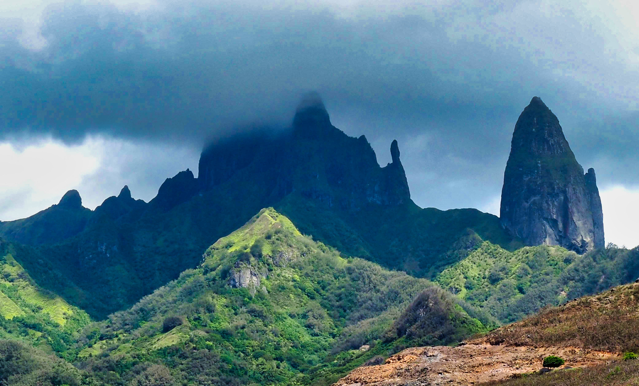 FO/VA7YM Ua Pou Island FO/VA7YM Ua Pou Island