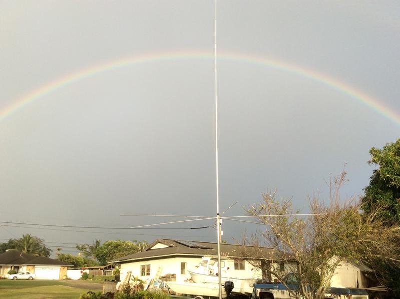 WH6HI Koloa, Kauai Island. Antenna and Rainbow.