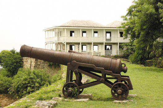 Antigua V25DH DX News