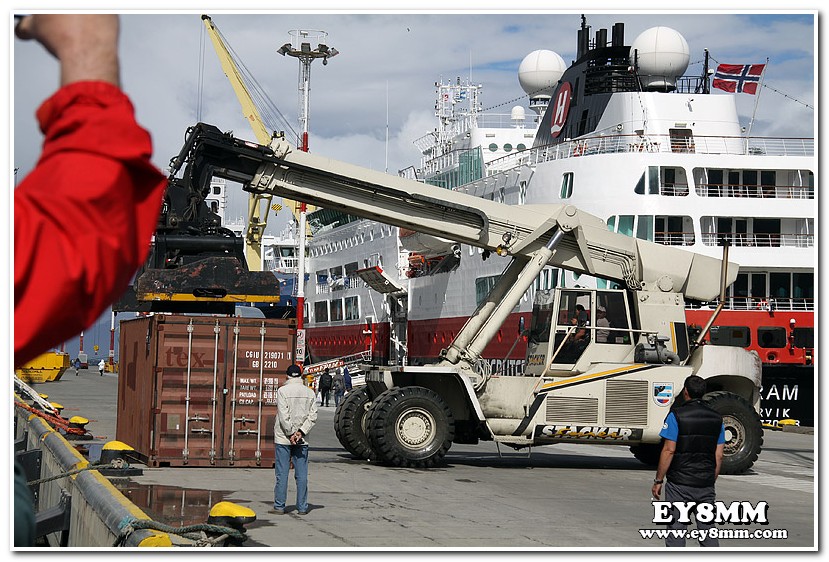 Погрузка контейнера VP8ORK 2011 Погрузка контейнера VP8ORK 2011