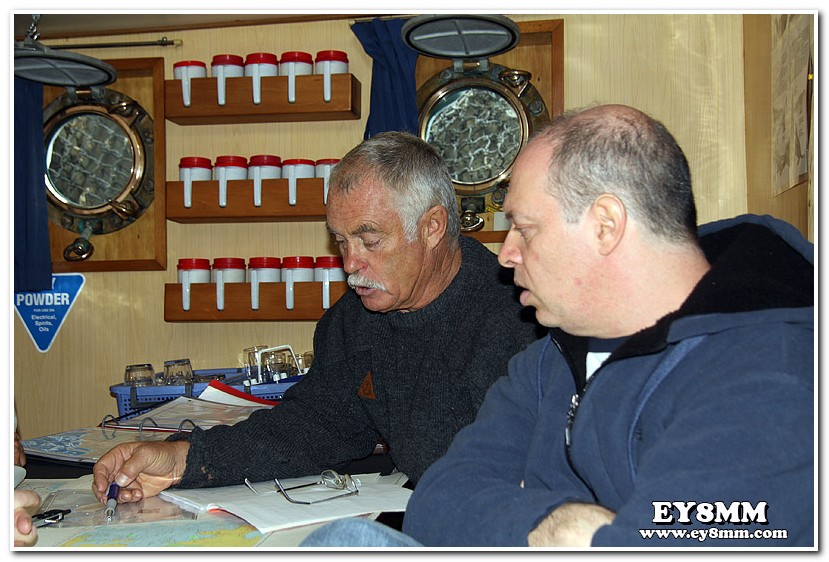 Найджел и 9V1YC VP8ORK 2011 Южно Оркнейские Острова Найджел и 9V1YC VP8ORK 2011 Южно Оркнейские Острова