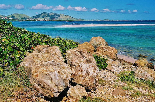 Sint Maarten Island PJ7W DX News