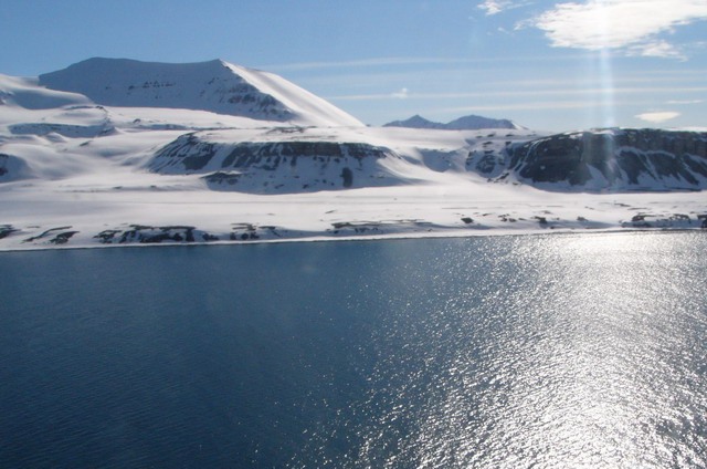 Острова Шпицберген JW2XNA JW8HGA Острова Шпицберген JW2XNA JW8HGA