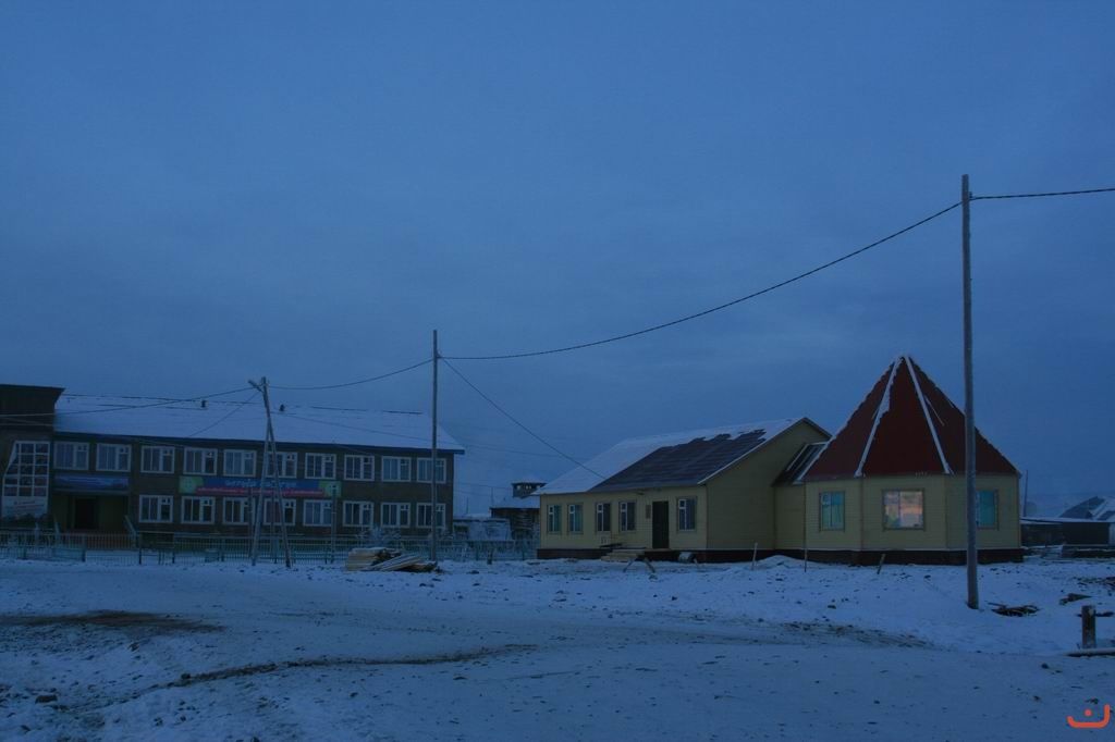 Поселок батагай. Поселок Батагай Верхоянского района. Детский центр в Батагае Верхоянский район. Батагай Якутия аэропорт.