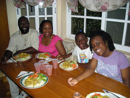 Трапеза с Джорджем VP2VQ и его семьей Трапеза с Джорджем VP2VQ и его семьей