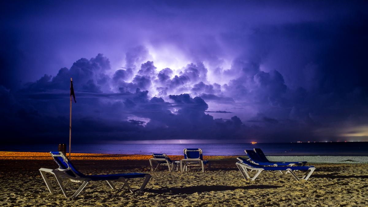 6E5RM 6E5RM/XF3 Thunderstorm, Cozumel Island, Mexico. Rally Maya Mexico  2018. Tourist attractions spot