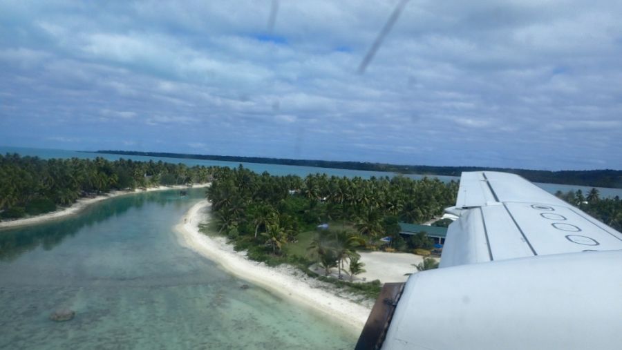 Aitutaki Island E51DWC From air closer view