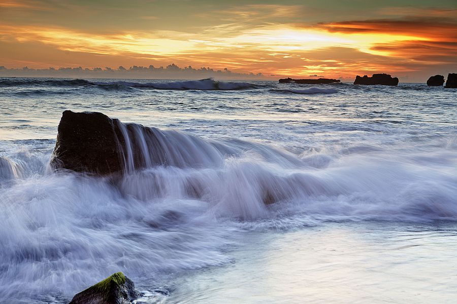 Bali Island YB9/PB5X DX News Sunset at Mengening Beach.