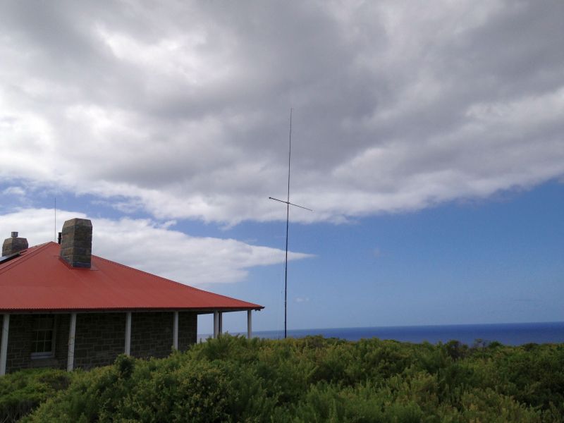 Breaksea Island VK5MAV/6 VK5CE/6 2el VDA Antenna Breaksea Island VK5MAV/6 VK5CE/6 2el VDA Antenna