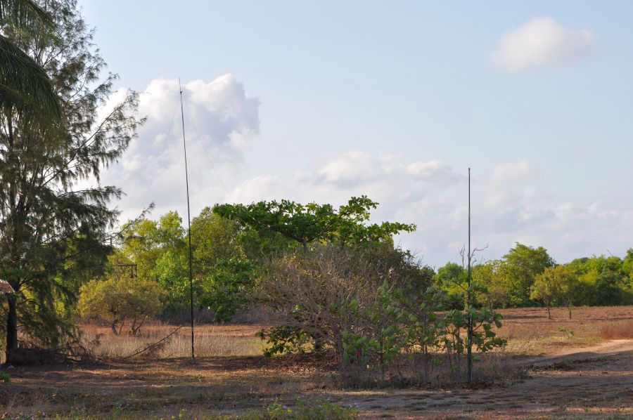 Остров Крокер VK5MAV/8 Антенны в работе Диполи Остров Крокер VK5MAV/8 Антенны в работе Диполи