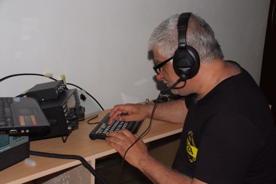 EP2A Iran EP3MIR Demontrates communication to our guests. EP2A Iran EP3MIR Demontrates communication to our guests.