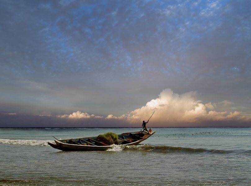 Gambia C5NX Tourist attractions spot Gambian fisherman. Gambia C5NX Tourist attractions spot Gambian fisherman.