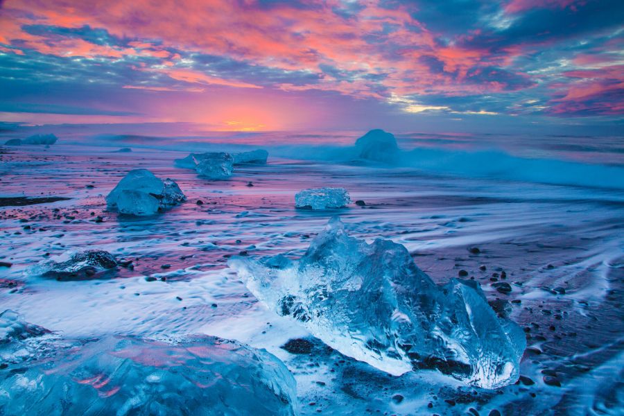 Iceland TF3WK DX News Black Beach. Iceland TF3WK DX News Black Beach.