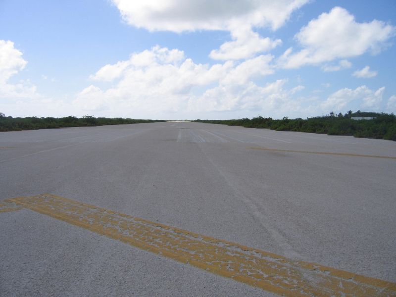 Остров Кантон Острова Феникс Центральное Кирибати T31W Туристические достопримечательности Взлетно-посадочная полоса Аэропорт. Остров Кантон Острова Феникс Центральное Кирибати T31W Туристические достопримечательности Взлетно-посадочная полоса Аэропорт.