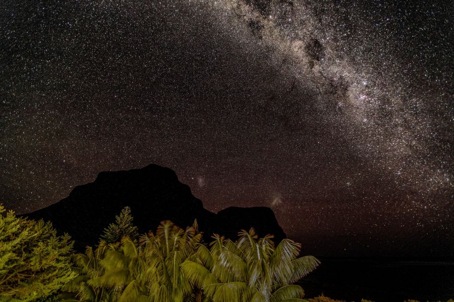 Остров Лорд Хау VK9LX VK9L/W1RSD Гора Говер и млечный путь. Остров Лорд Хау VK9LX VK9L/W1RSD Гора Говер и млечный путь.