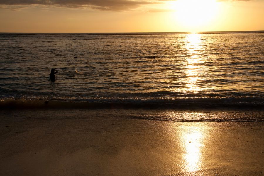 Flick en Flack Mauritius Island 3B8HD Tourist attractions spot Seawave at sunset on the beach. Flick en Flack Mauritius Island 3B8HD Tourist attractions spot Seawave at sunset on the beach.