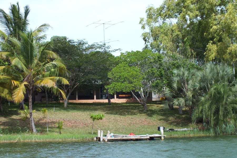 Мозамбик Общий вид на наш участок с воды Мозамбик Общий вид на наш участок с воды