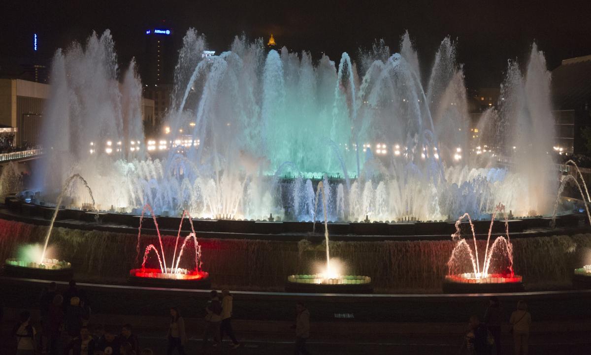 Магический фонтан Монжаика, Барселона Магический фонтан Монжаика, Барселона