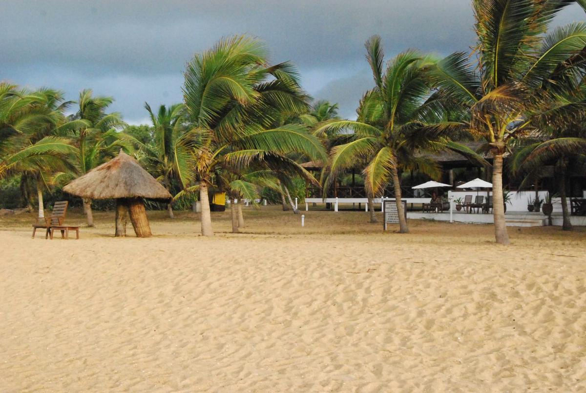 Пляж Отель Auberge de Grand Popo, Гран Попо, Бенин. Пляж Отель Auberge de Grand Popo, Гран Попо, Бенин.