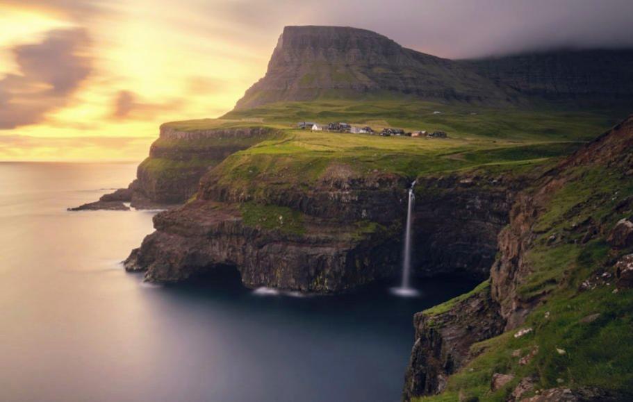 Гасадалур, остров Вагар, Фарерские острова Гасадалур, остров Вагар, Фарерские острова