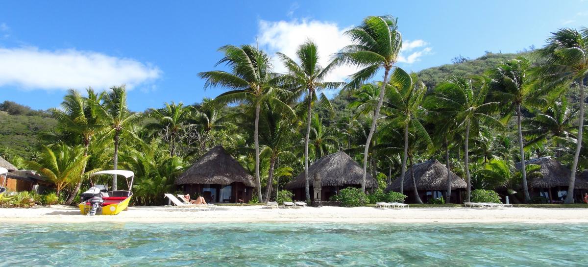 Пляж Марара Бич, остров Бора Бора, Французская Полинезия Пляж Марара Бич, остров Бора Бора, Французская Полинезия