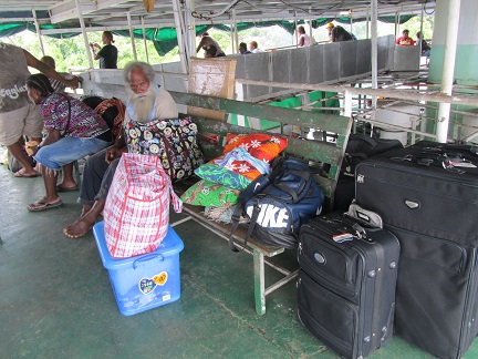 H44R Abord the boat leaving Mbanika.