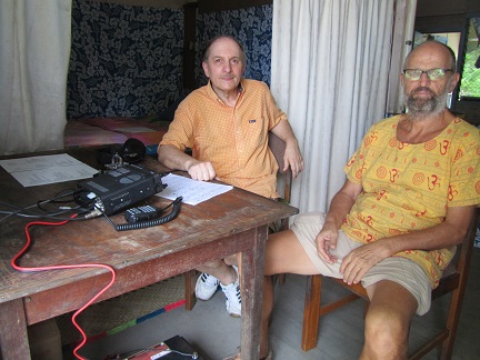 H44R Russell Islands VE3LYC DL2GAC At the operating table (with Bernhard).