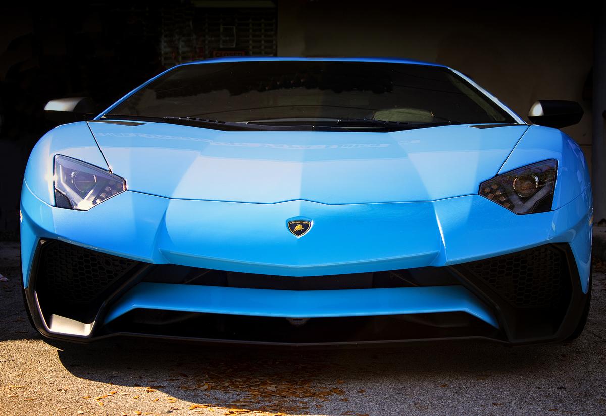 Ламборджини Aventador SV Ламборджини Aventador SV