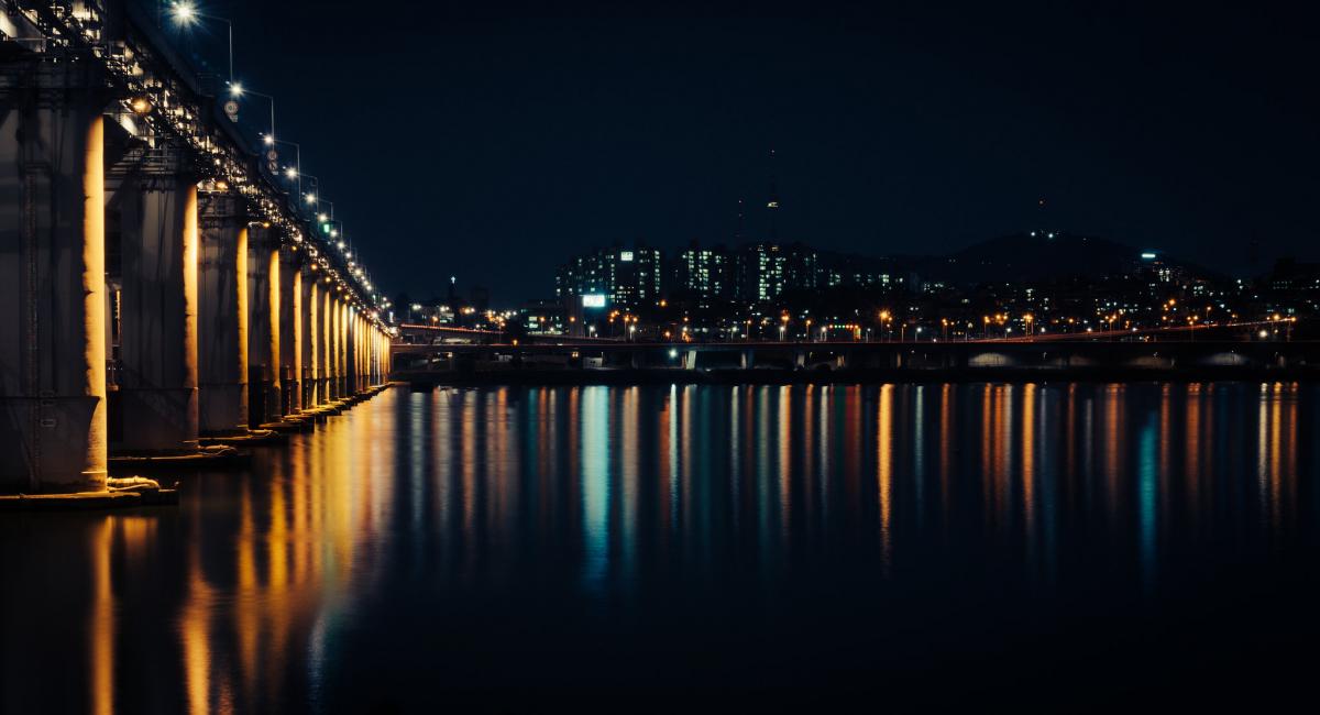 Мост Фонтан Радуги, Сеул, Южная Корея Мост Фонтан Радуги, Сеул, Южная Корея